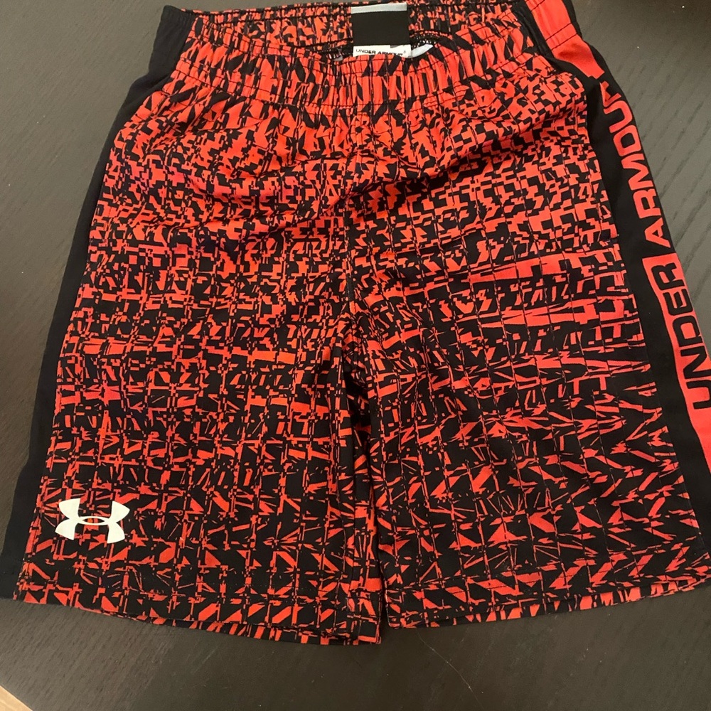 Under Armour boys short